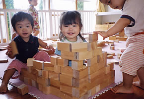 子どもが入れる積木のお部屋をつくりました