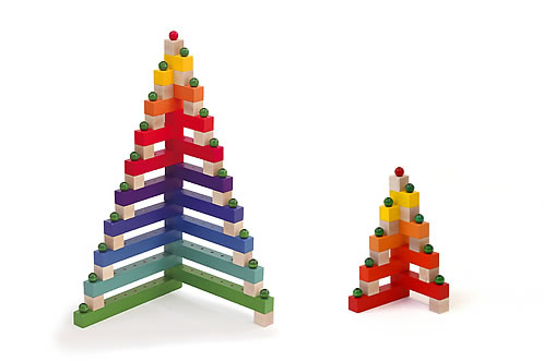 かずの木でクリスマスツリー:かずの木カラーとビーズを合わせてつくりました